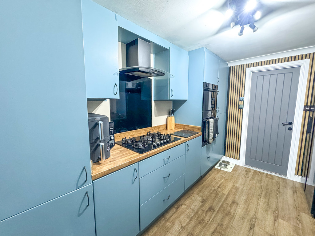 3 bed terraced house for sale in Maindee Road, Ynysddu  - Property Image 2