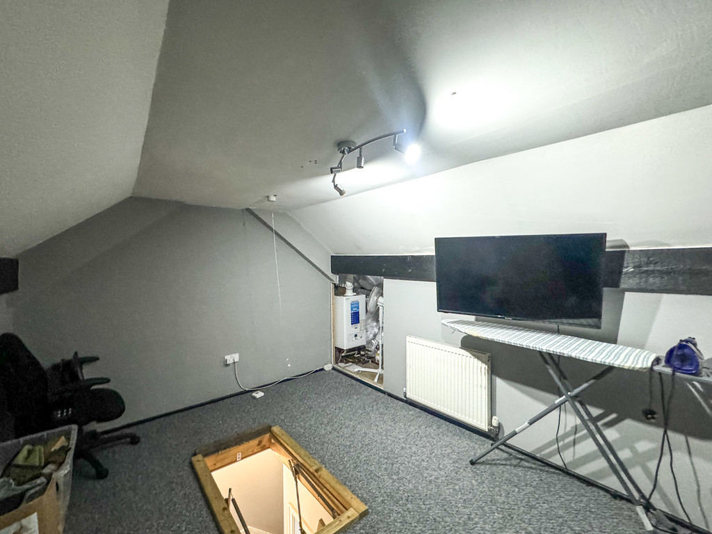 3 bed terraced house for sale in Maindee Road, Ynysddu  - Property Image 15