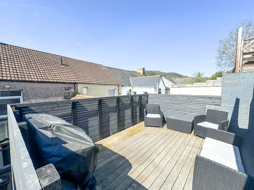 3 bed terraced house for sale in Maindee Road, Ynysddu  - Property Image 12