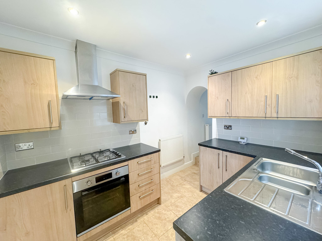 3 bed end of terrace house for sale in Mary Street, Treharris - Property Image 5