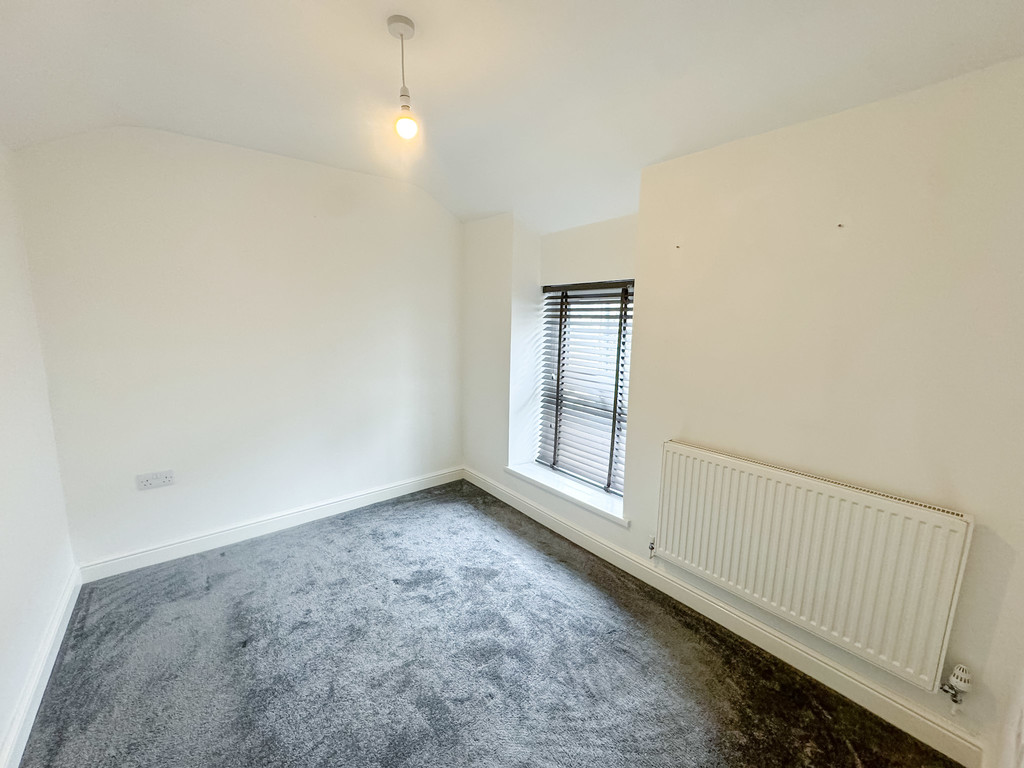 3 bed end of terrace house for sale in Mary Street, Treharris - Property Image 8
