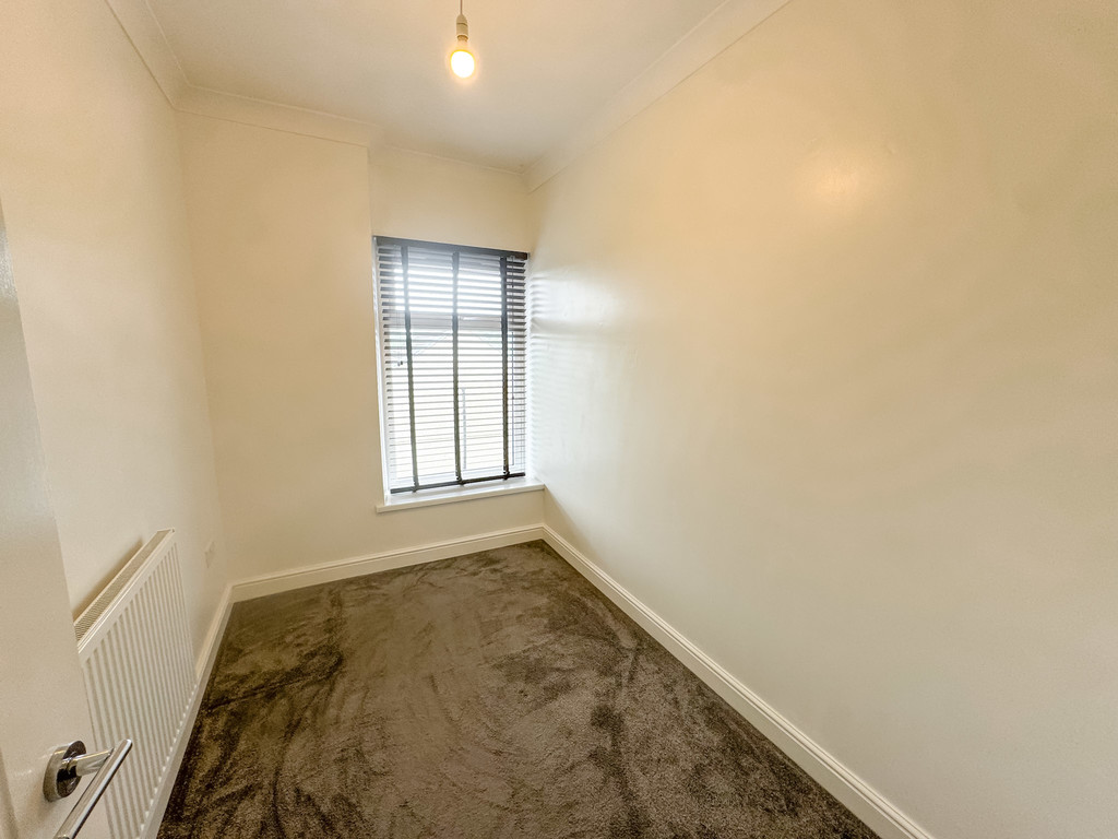 3 bed end of terrace house for sale in Mary Street, Treharris - Property Image 9