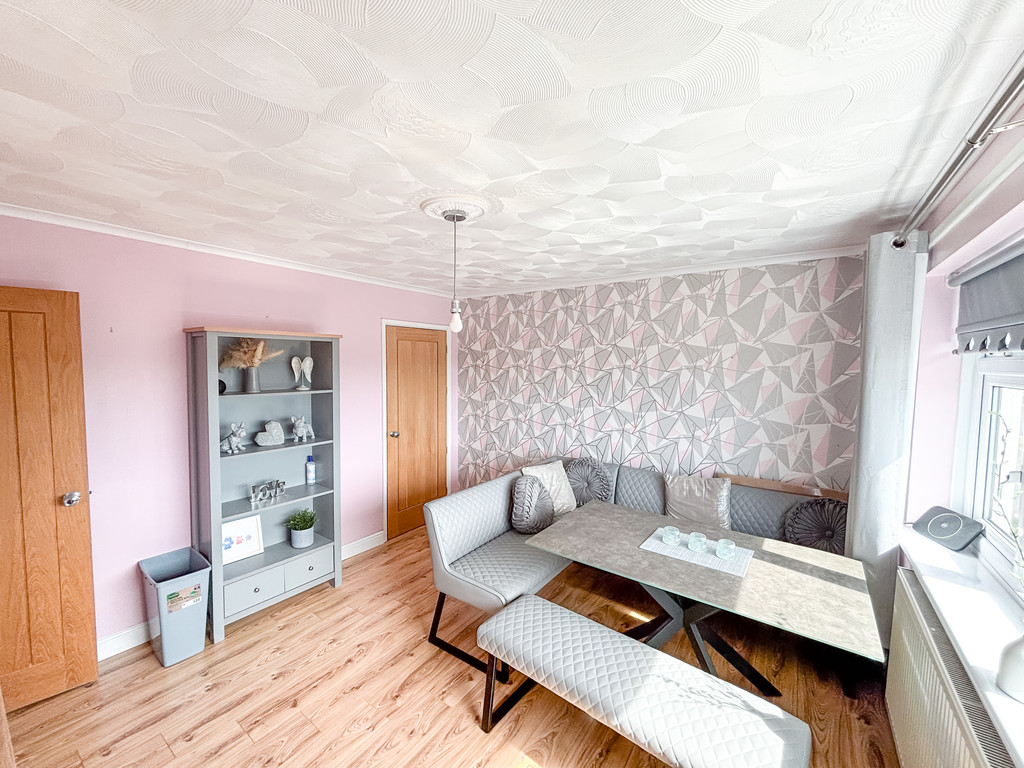 3 bed semi-detached bungalow for sale in Hillside Park, Bargoed  - Property Image 9