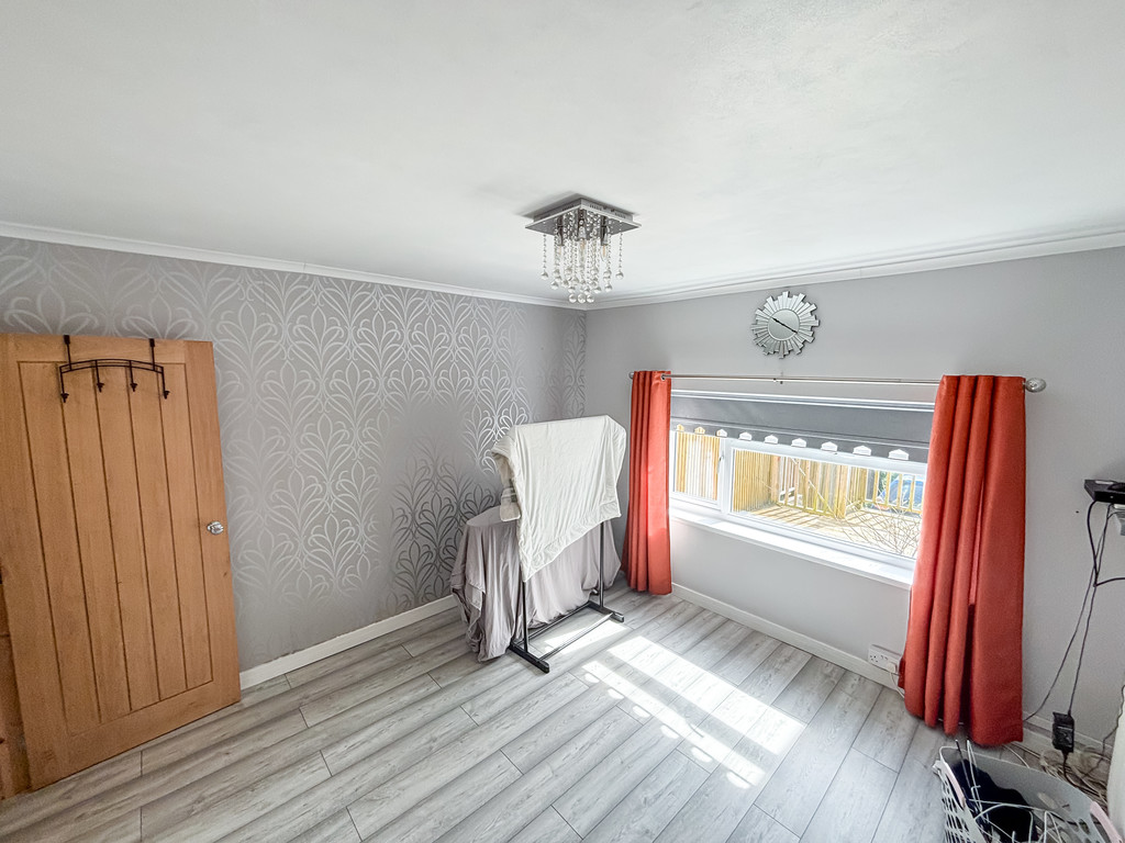 3 bed semi-detached bungalow for sale in Hillside Park, Bargoed  - Property Image 11