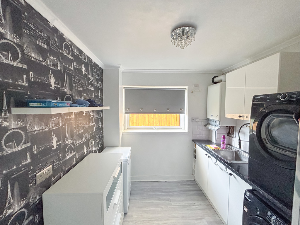 3 bed semi-detached bungalow for sale in Hillside Park, Bargoed  - Property Image 19