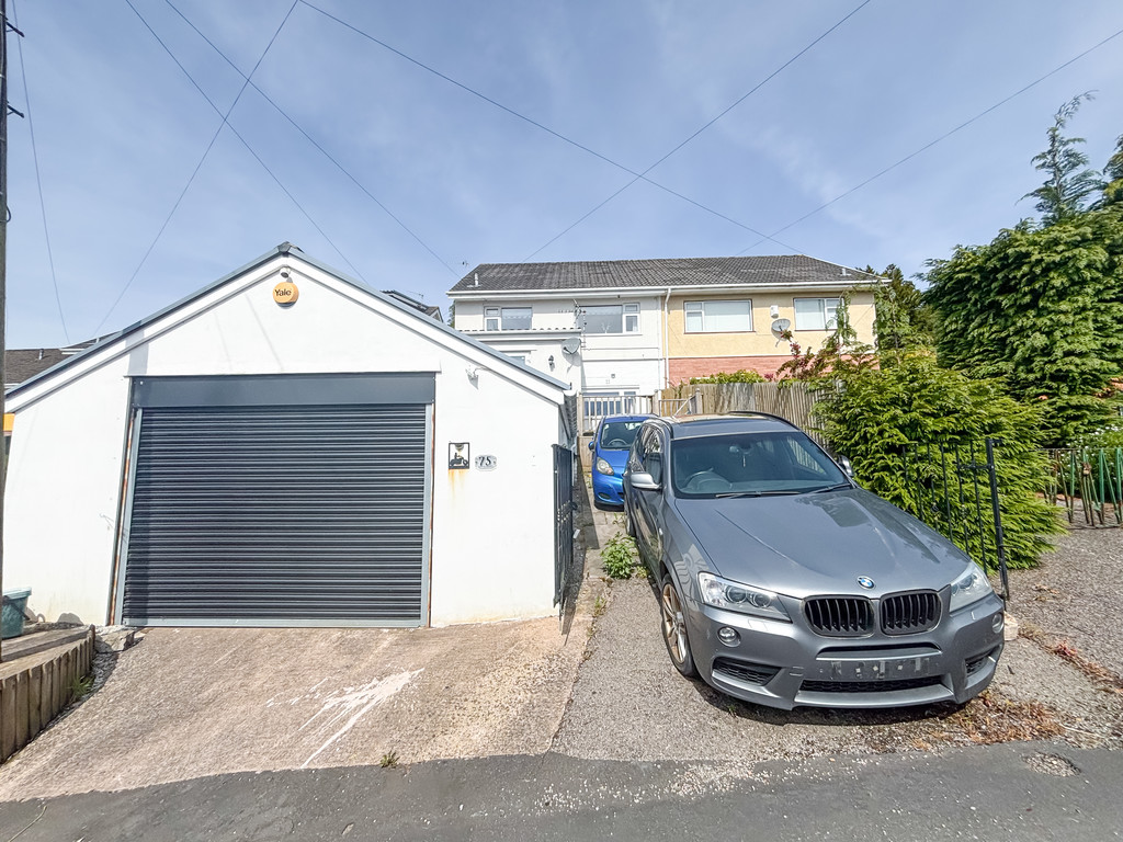 3 bed semi-detached bungalow for sale in Hillside Park, Bargoed  - Property Image 26