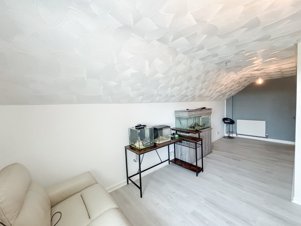3 bed semi-detached bungalow for sale in Hillside Park, Bargoed  - Property Image 15
