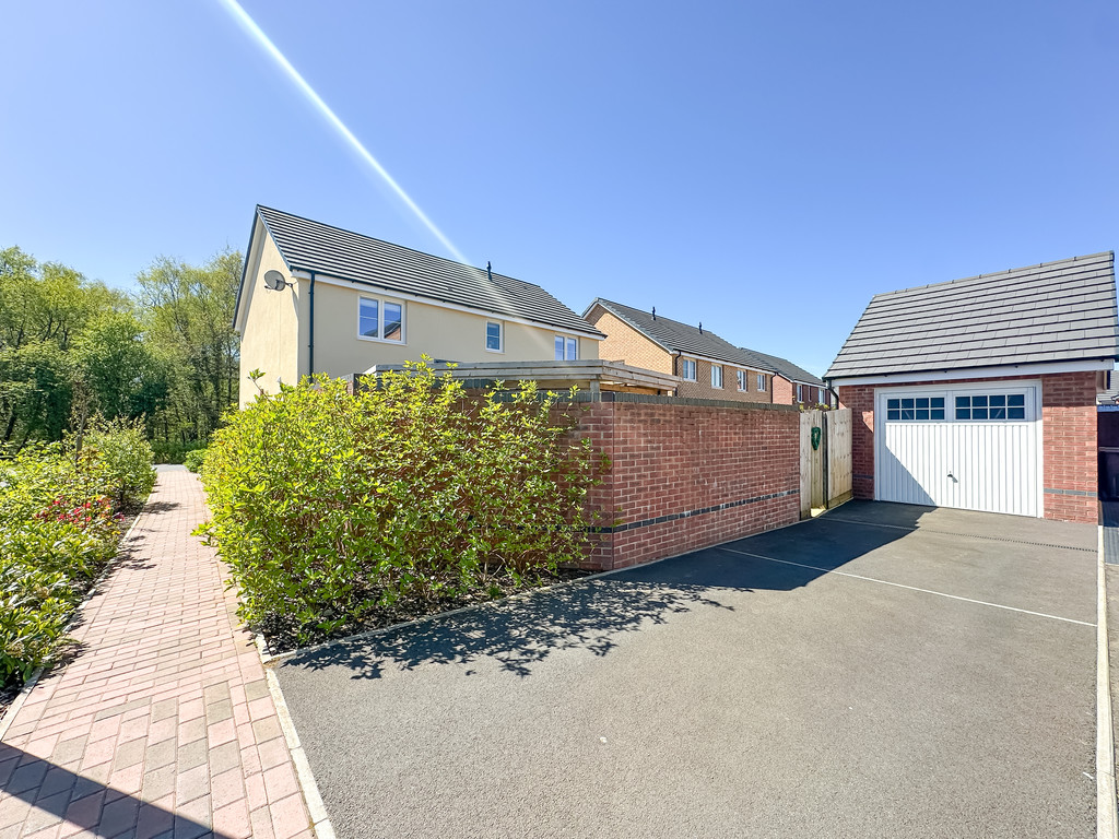 4 bed detached house for sale in Birch Way, Aberbargoed  - Property Image 26