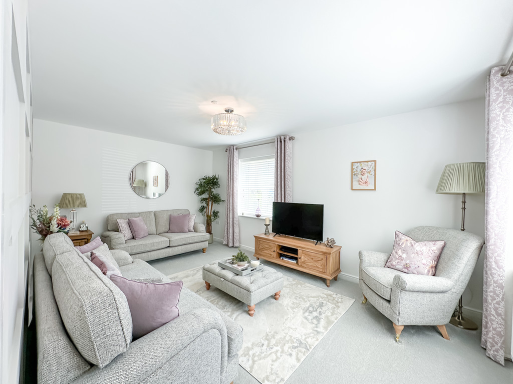 4 bed detached house for sale in Birch Way, Aberbargoed  - Property Image 10