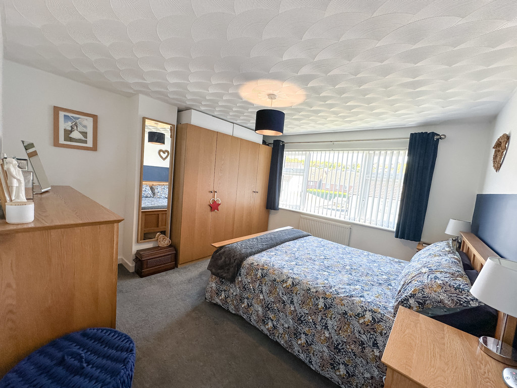 4 bed semi-detached house for sale in St. Deinols Close, Pengam  - Property Image 10