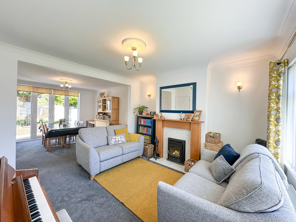 4 bed semi-detached house for sale in St. Deinols Close, Pengam  - Property Image 4