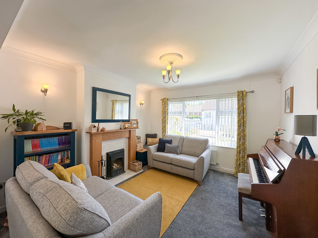 4 bed semi-detached house for sale in St. Deinols Close, Pengam  - Property Image 5