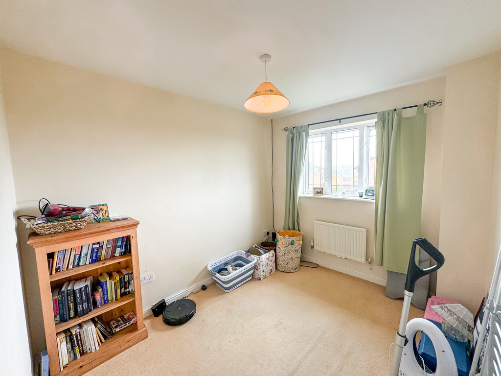 3 bed detached house for sale in Bron Las, Penpedairheol - Property Image 11