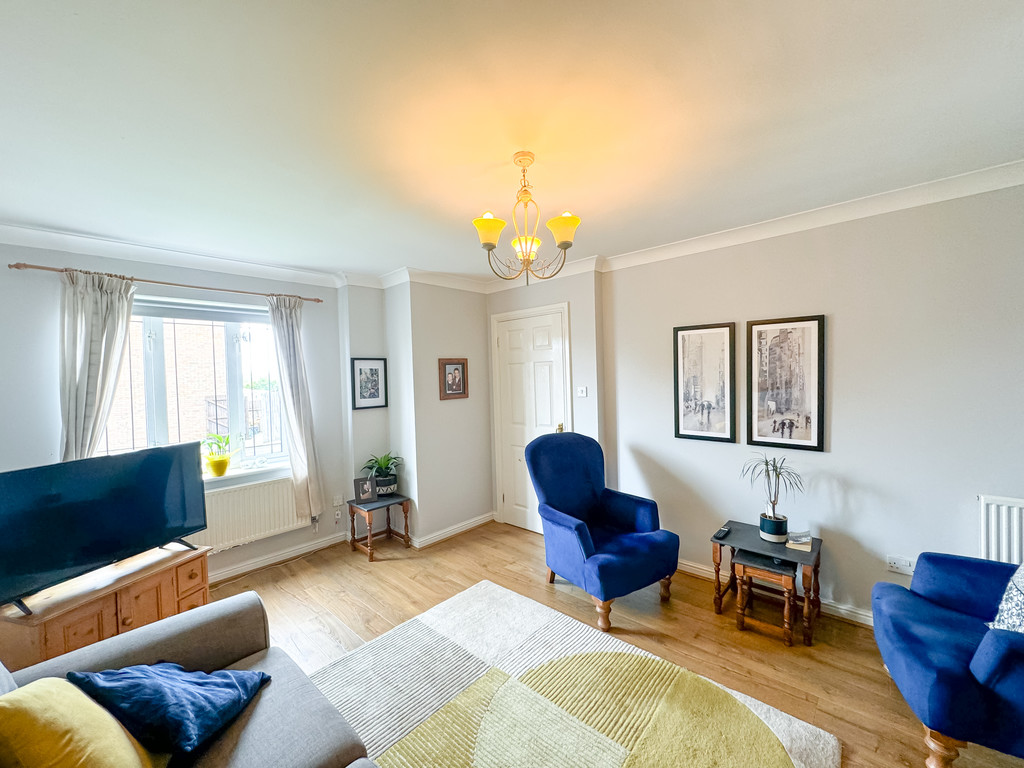 3 bed detached house for sale in Bron Las, Penpedairheol - Property Image 6