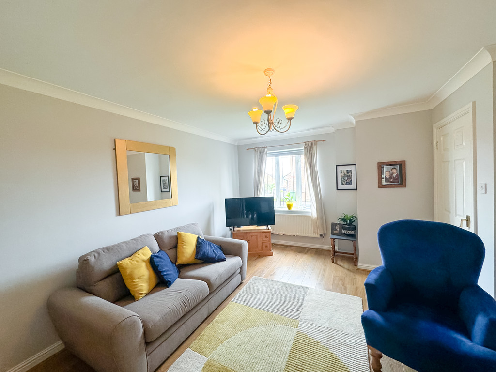 3 bed detached house for sale in Bron Las, Penpedairheol - Property Image 5