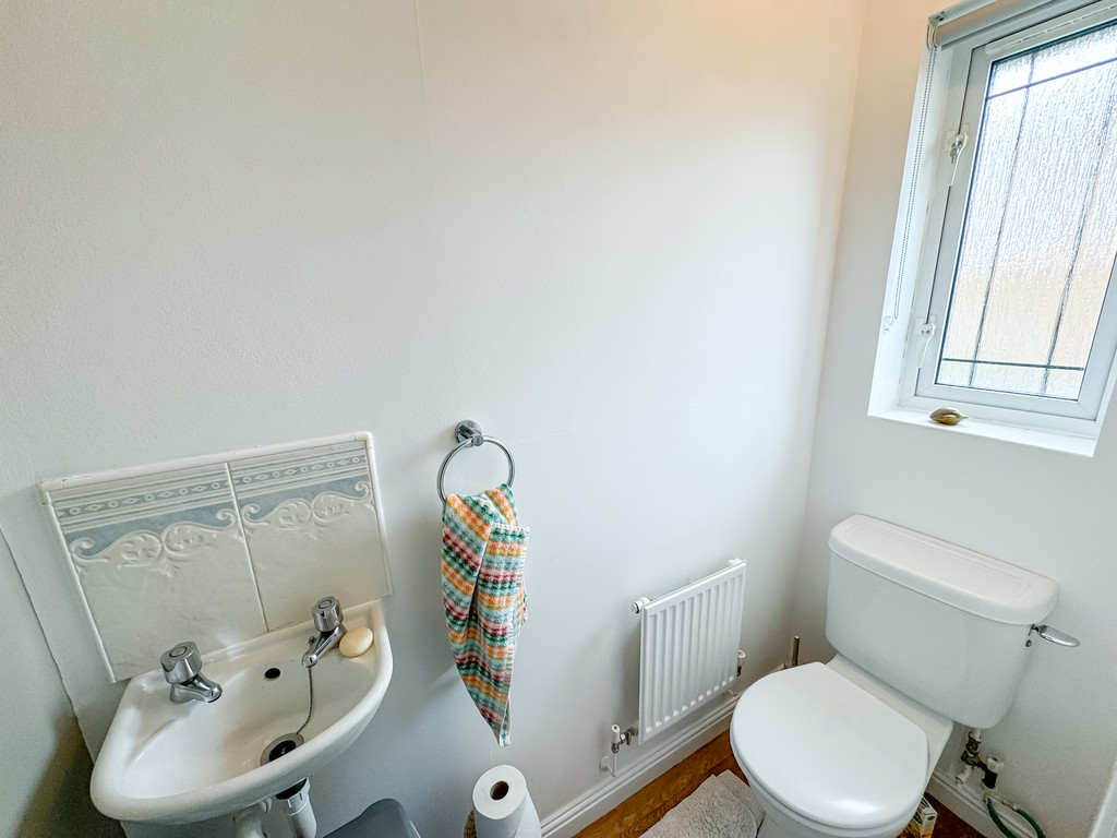 3 bed detached house for sale in Bron Las, Penpedairheol - Property Image 16