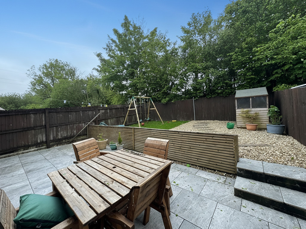 3 bed detached house for sale in Bron Las, Penpedairheol - Property Image 15