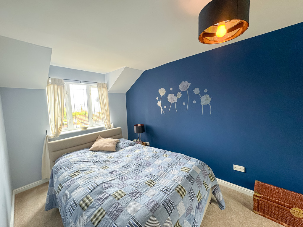 3 bed detached house for sale in Bron Las, Penpedairheol - Property Image 7