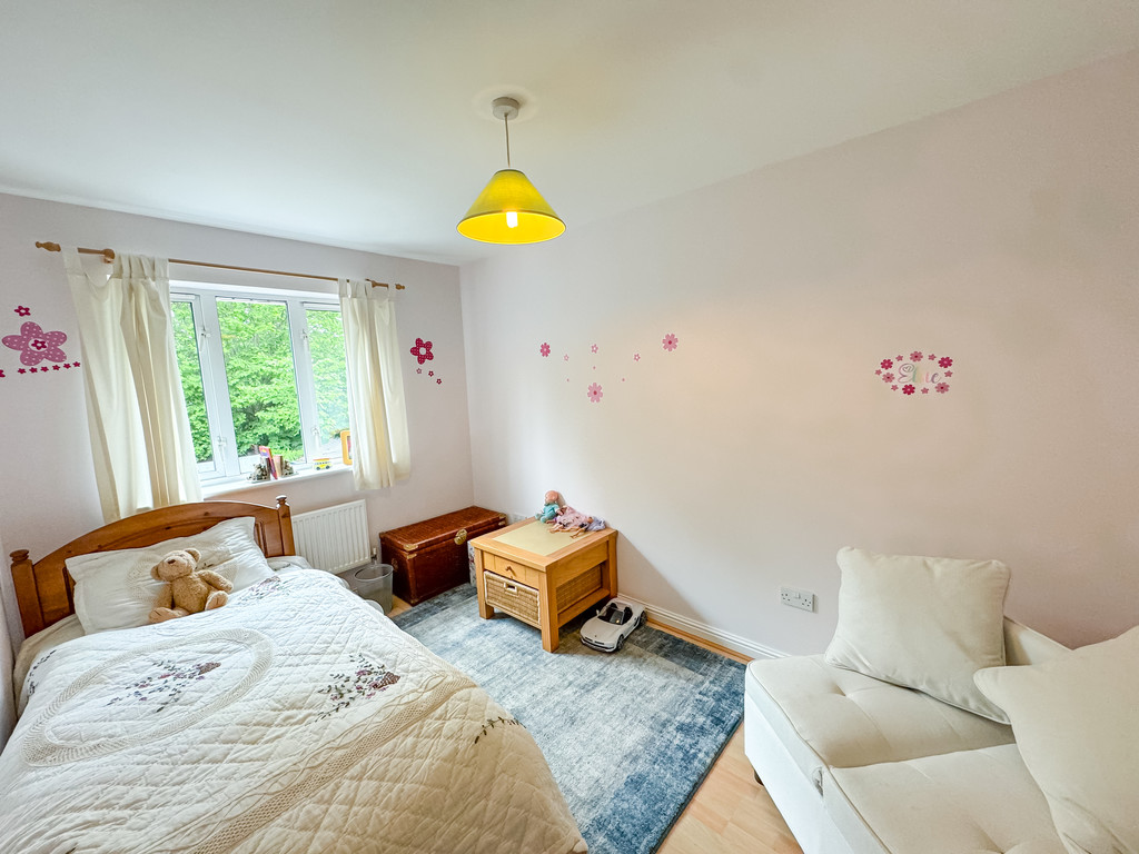 3 bed detached house for sale in Bron Las, Penpedairheol - Property Image 10