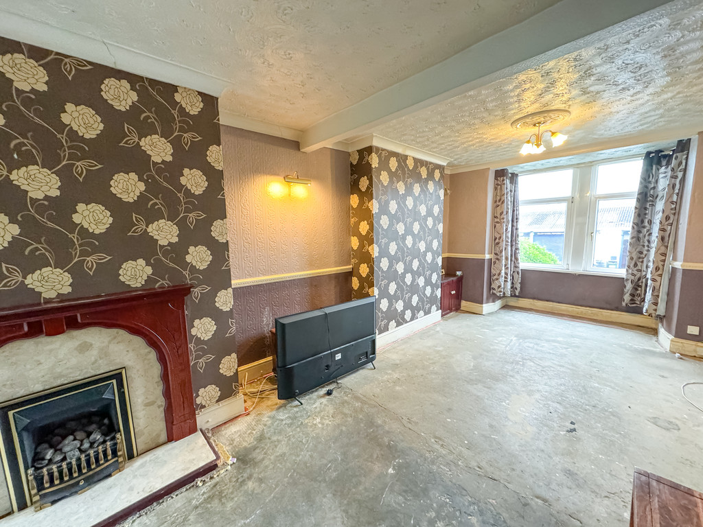 4 bed end of terrace house for sale in Southend Terrace, Pontlottyn, Bargoed - Property Image 3