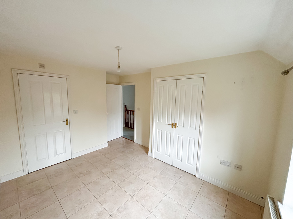 3 bed semi-detached house for sale in Roman Gate, Penpedairheol - Property Image 10