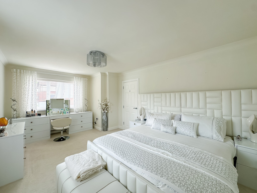 5 bed detached house for sale in Gellideg Lane, Maesycwmmer  - Property Image 17