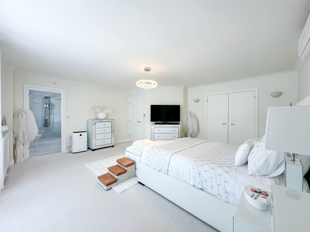 5 bed detached house for sale in Gellideg Lane, Maesycwmmer  - Property Image 15