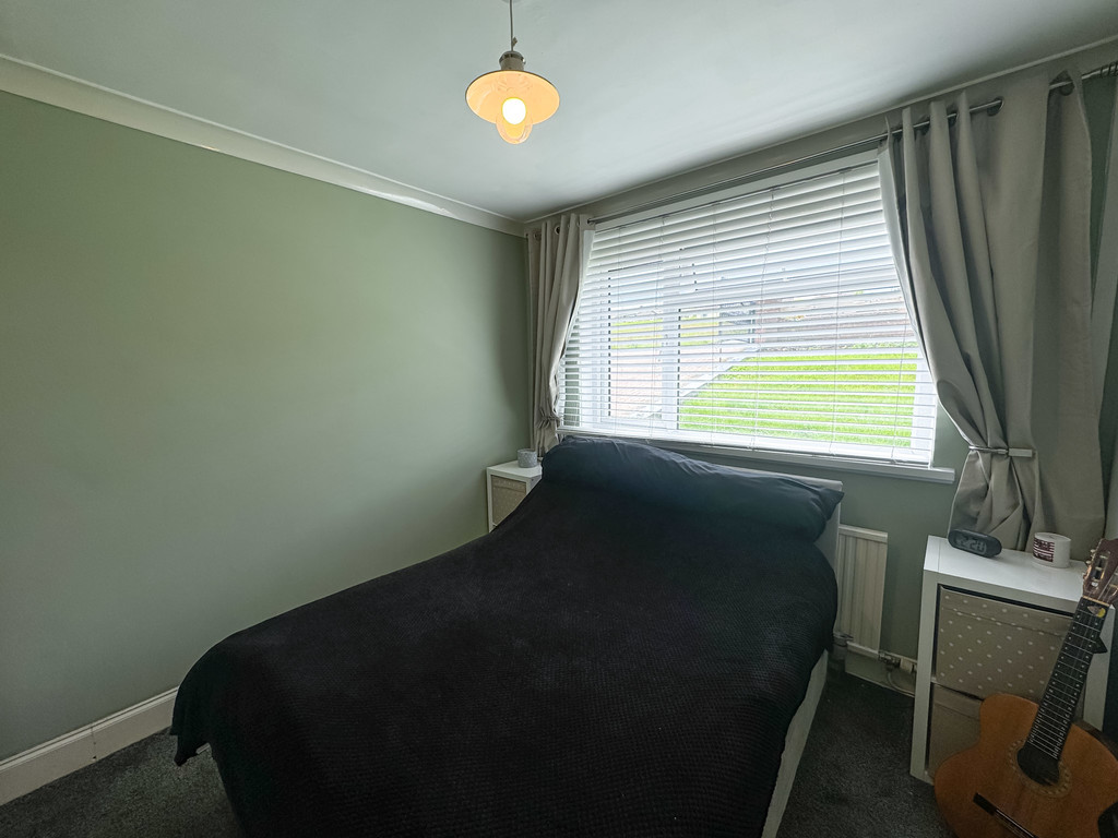 2 bed semi-detached bungalow for sale in Forest Avenue, Cefn Hengoed - Property Image 9