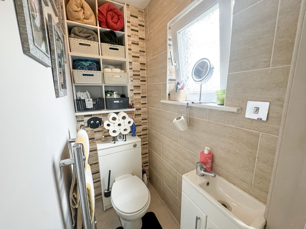 2 bed semi-detached bungalow for sale in Forest Avenue, Cefn Hengoed - Property Image 4