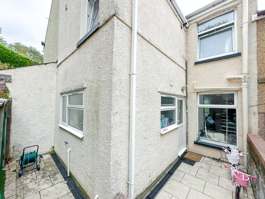 3 bed terraced house for sale in New Road, Argoed - Property Image 20