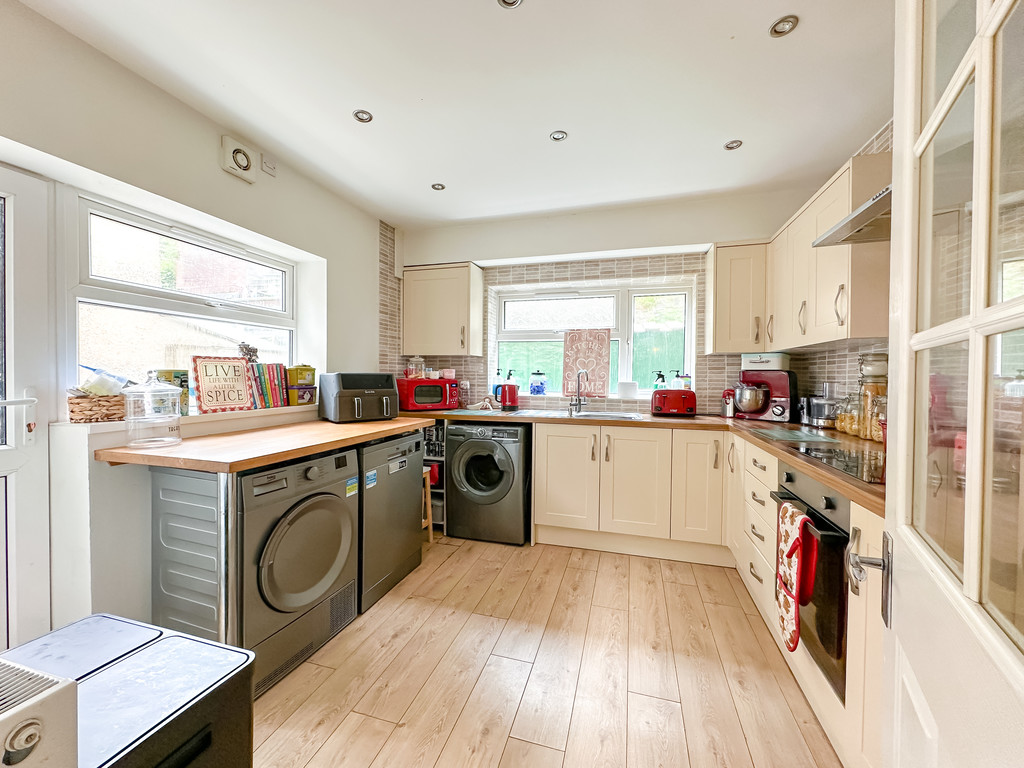 3 bed terraced house for sale in New Road, Argoed - Property Image 4