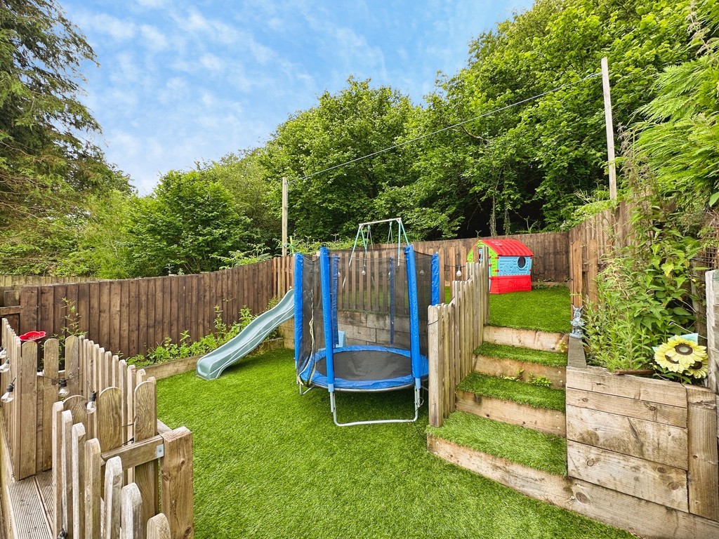 3 bed terraced house for sale in New Road, Argoed - Property Image 16