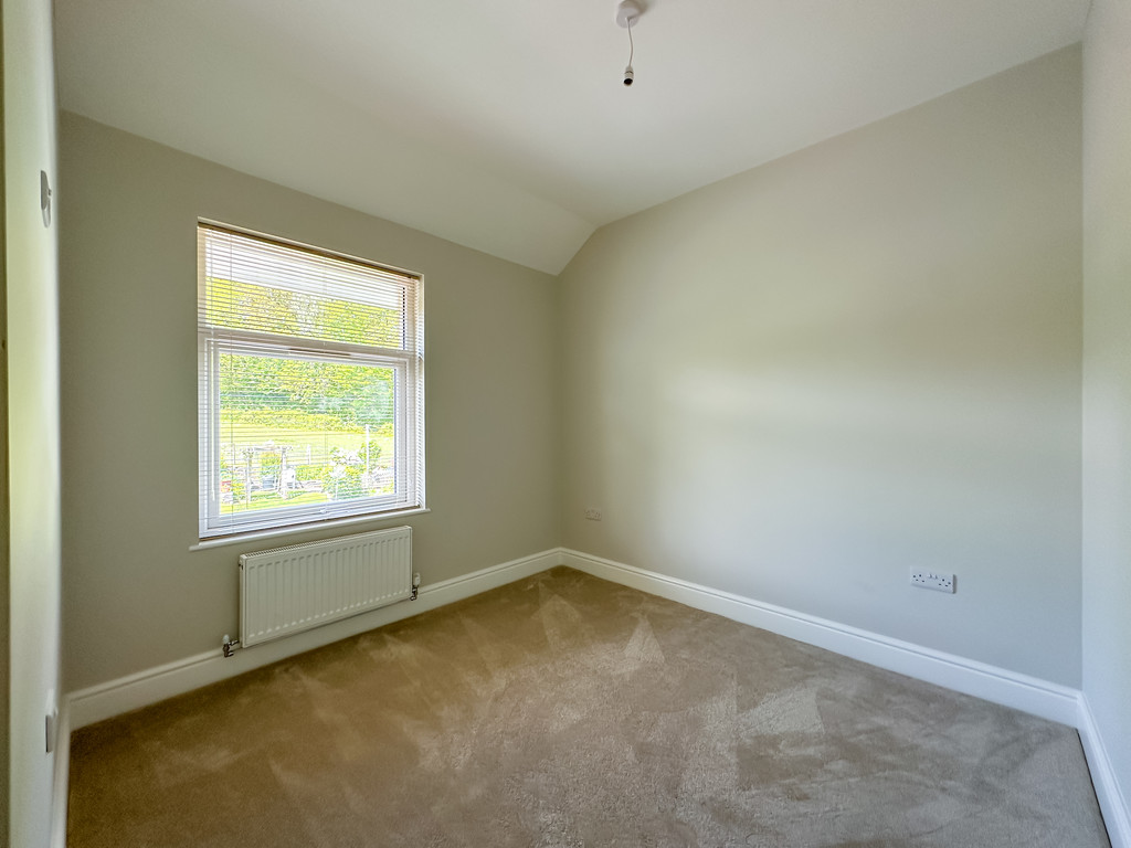 3 bed terraced house for sale in Maesycoed Terrace, Ystrad Mynach  - Property Image 12