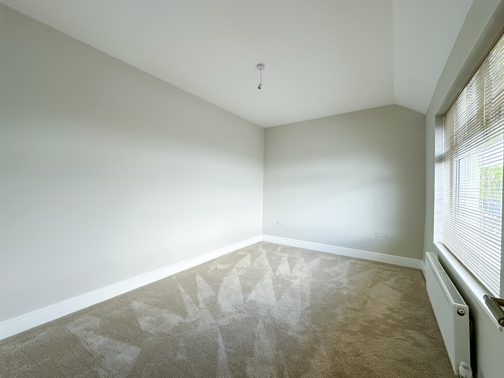 3 bed terraced house for sale in Maesycoed Terrace, Ystrad Mynach  - Property Image 14
