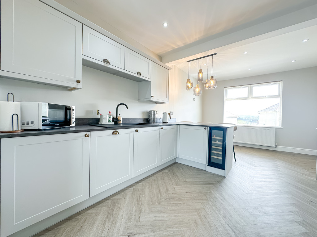 3 bed terraced house for sale in Maesycoed Terrace, Ystrad Mynach  - Property Image 4