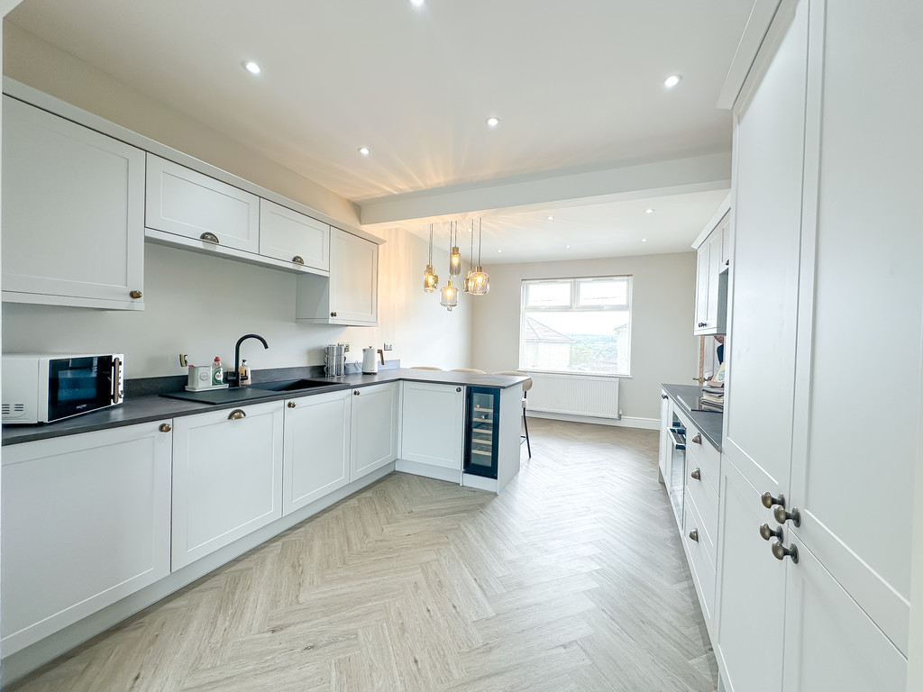 3 bed terraced house for sale in Maesycoed Terrace, Ystrad Mynach  - Property Image 5