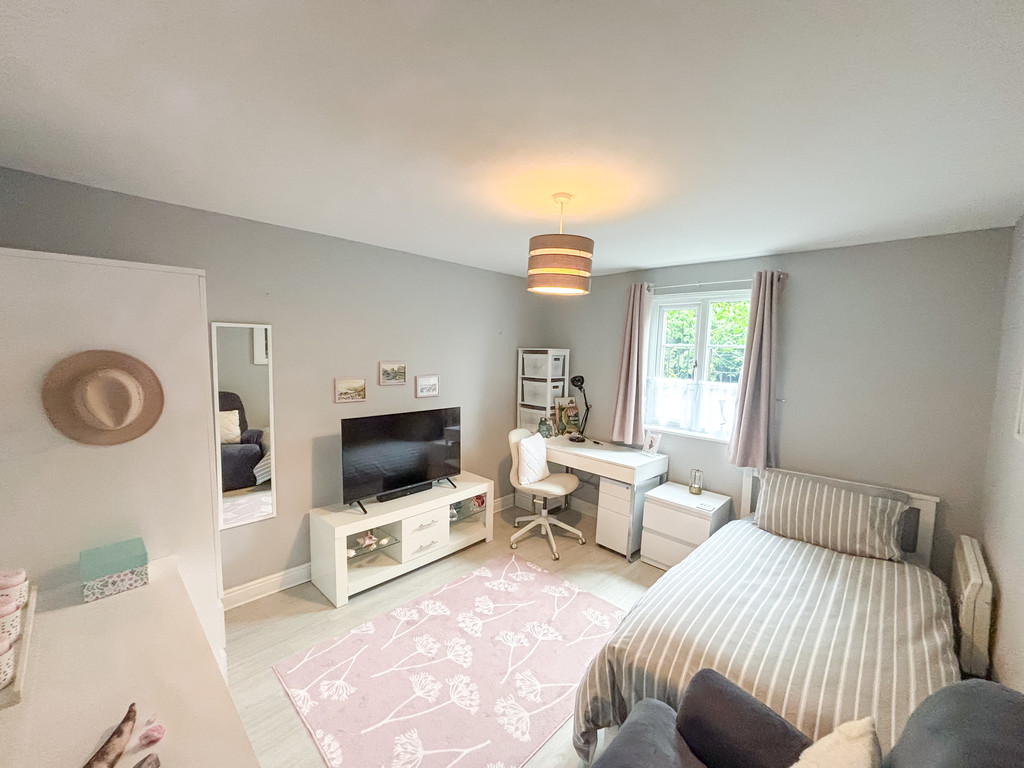 1 bed ground floor flat for sale in Buzzard Way, Penallta, Hengoed  - Property Image 10