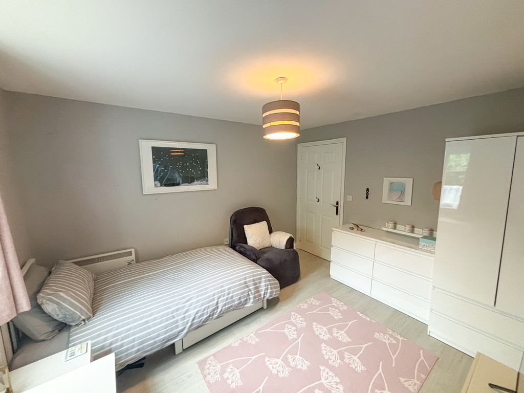 1 bed ground floor flat for sale in Buzzard Way, Penallta, Hengoed  - Property Image 11