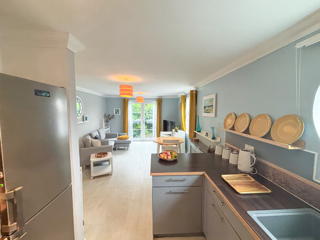 1 bed ground floor flat for sale in Buzzard Way, Penallta, Hengoed  - Property Image 9