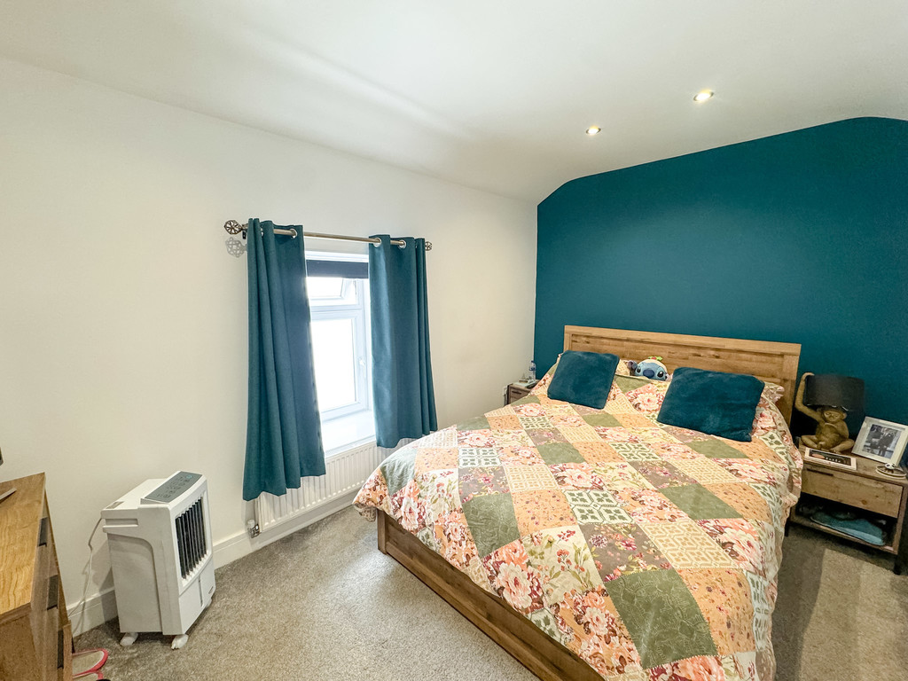 3 bed terraced house for sale in Bontnewydd Terrace, Trelewis - Property Image 8