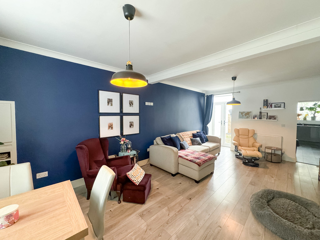 3 bed terraced house for sale in Bontnewydd Terrace, Trelewis - Property Image 5