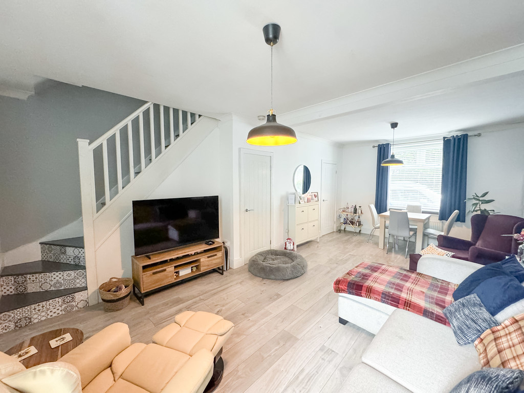 3 bed terraced house for sale in Bontnewydd Terrace, Trelewis - Property Image 2