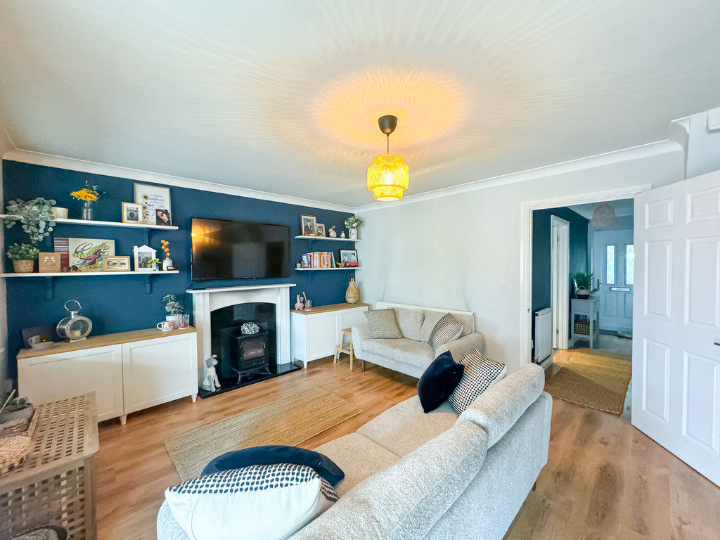3 bed semi-detached house for sale in Mount Pleasant, Penpedairheol - Property Image 3