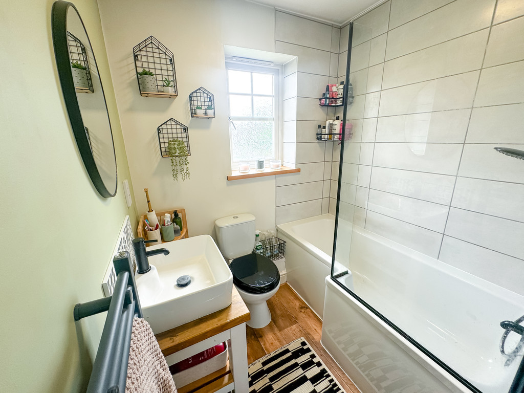 3 bed semi-detached house for sale in Mount Pleasant, Penpedairheol - Property Image 12