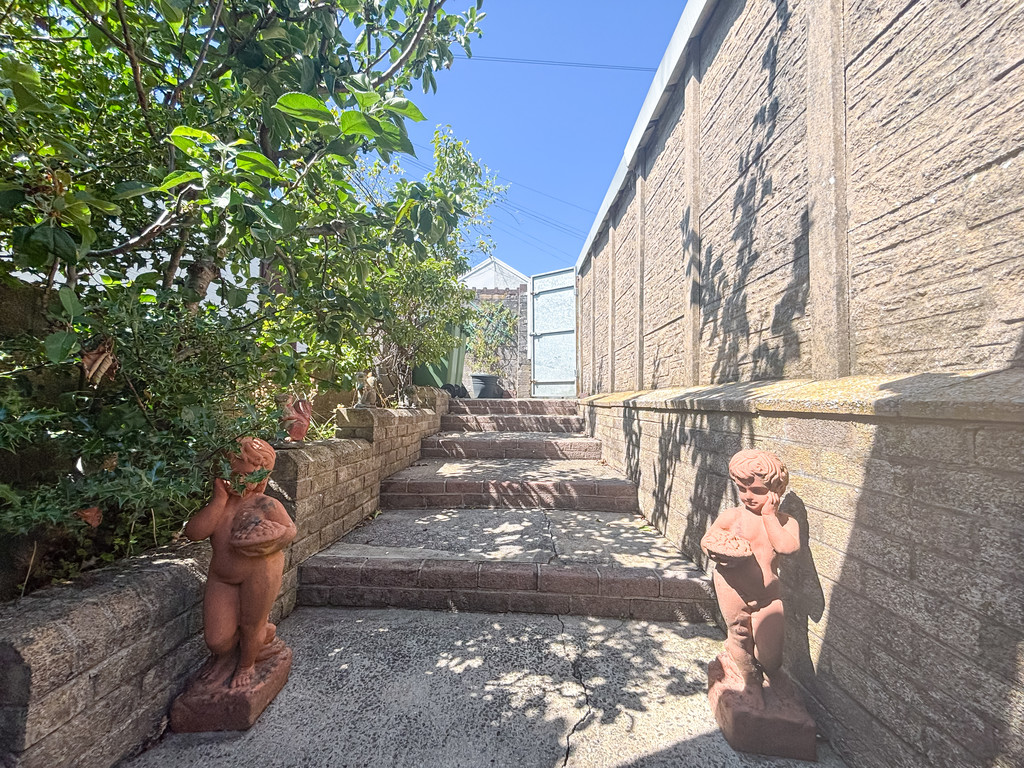 2 bed terraced house for sale in Upper Wood Street, Bargoed  - Property Image 22