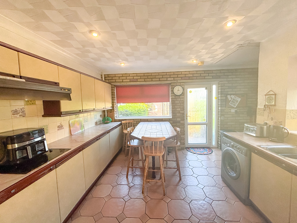 2 bed terraced house for sale in Upper Wood Street, Bargoed  - Property Image 9