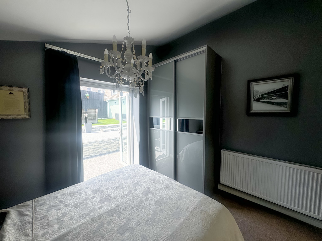 4 bed detached bungalow for sale in Hengoed Avenue, Cefn Hengoed  - Property Image 19