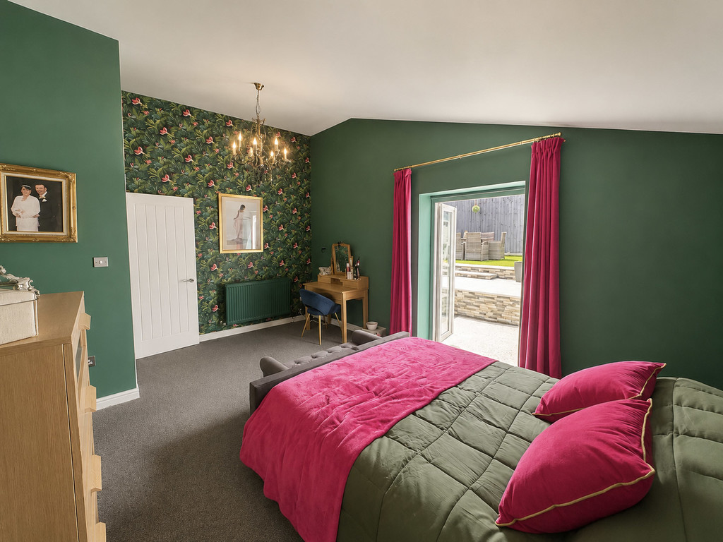 4 bed detached bungalow for sale in Hengoed Avenue, Cefn Hengoed  - Property Image 14