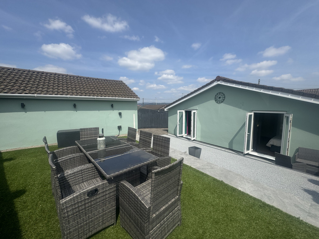 4 bed detached bungalow for sale in Hengoed Avenue, Cefn Hengoed  - Property Image 30