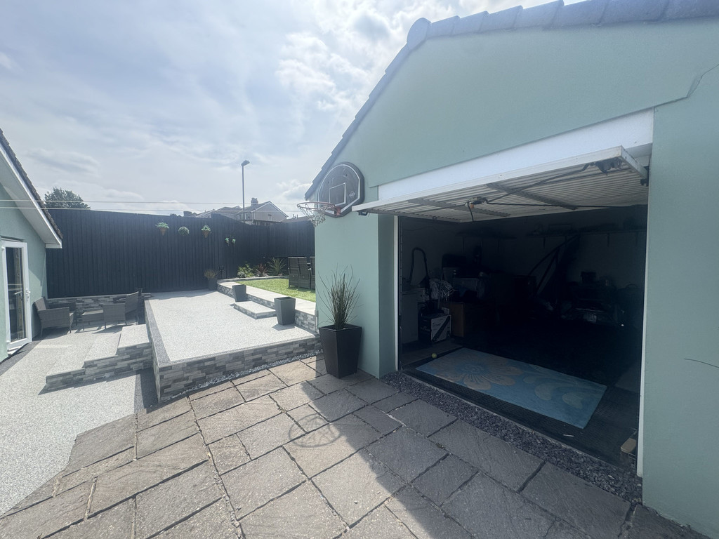 4 bed detached bungalow for sale in Hengoed Avenue, Cefn Hengoed  - Property Image 35